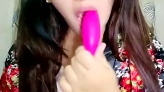 Tante Gekmas Colmek Nungging Nemenin Pasukan Coli 33 Menit