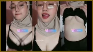 Rea Host Jilbab Cantik Live pap Meki Toge
