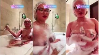Yungrosa Awek Malay Live Mandi Sambil Colmek