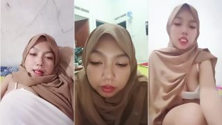 Vanilla Jilbab Sange Remas-remas Toket
