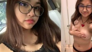 Cewek Cantik Kacamata pap Colmek